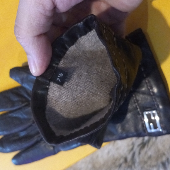 Fendi gloves - Picture 9 of 13